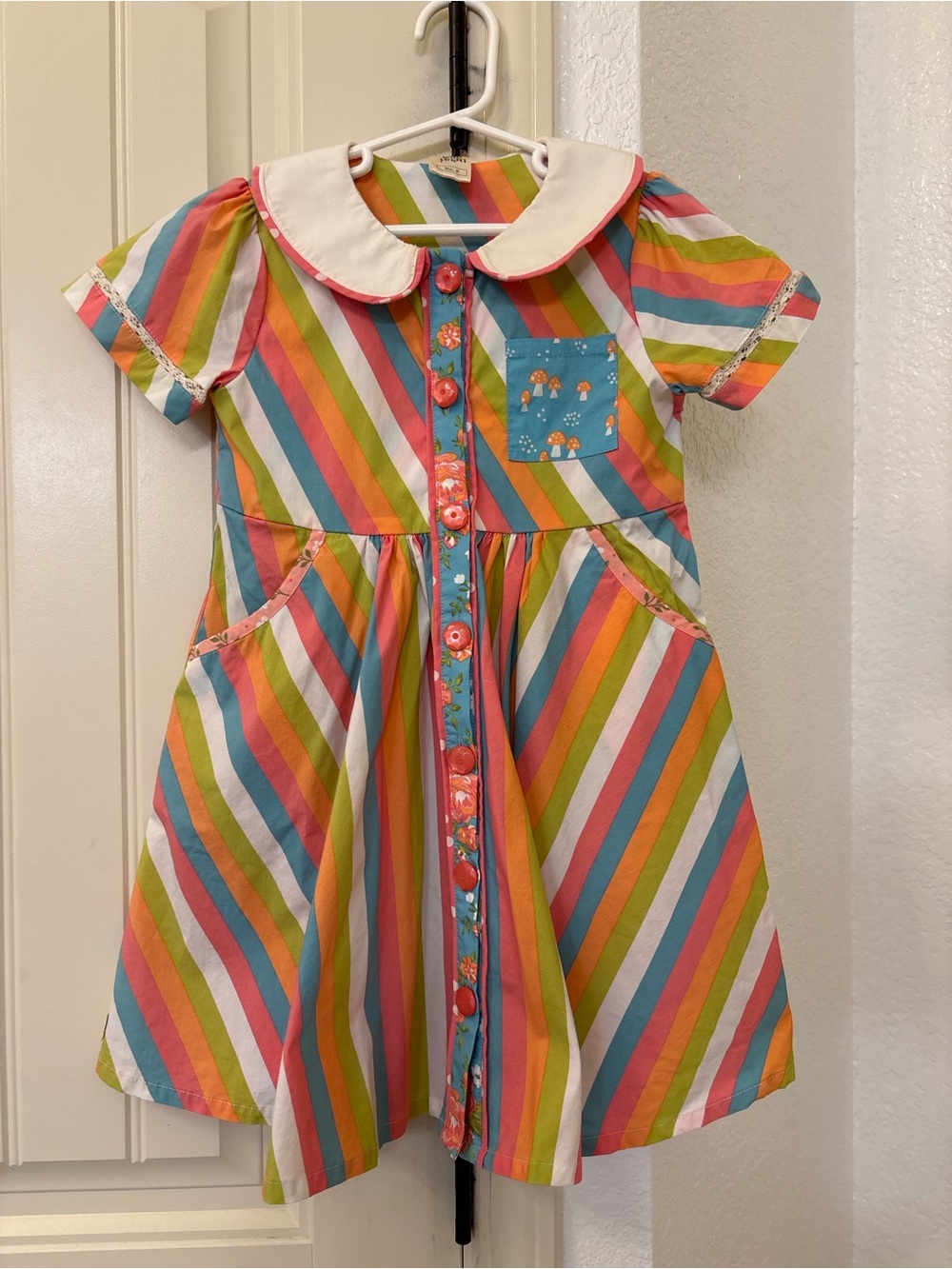 Wildflowers Rainbow Row dress Girls Size 6 Rainbow Stripe Peter Pan Collar